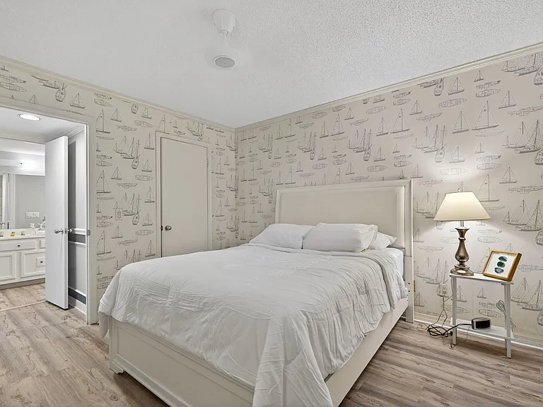 390 NE Edgewater Dr #403 — Photo 19