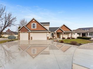 3820 E Mackay Ct, Meridian, ID 83642