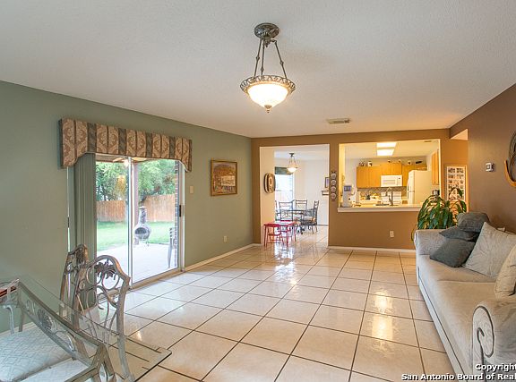 5th image of 10555 Dugas Dr