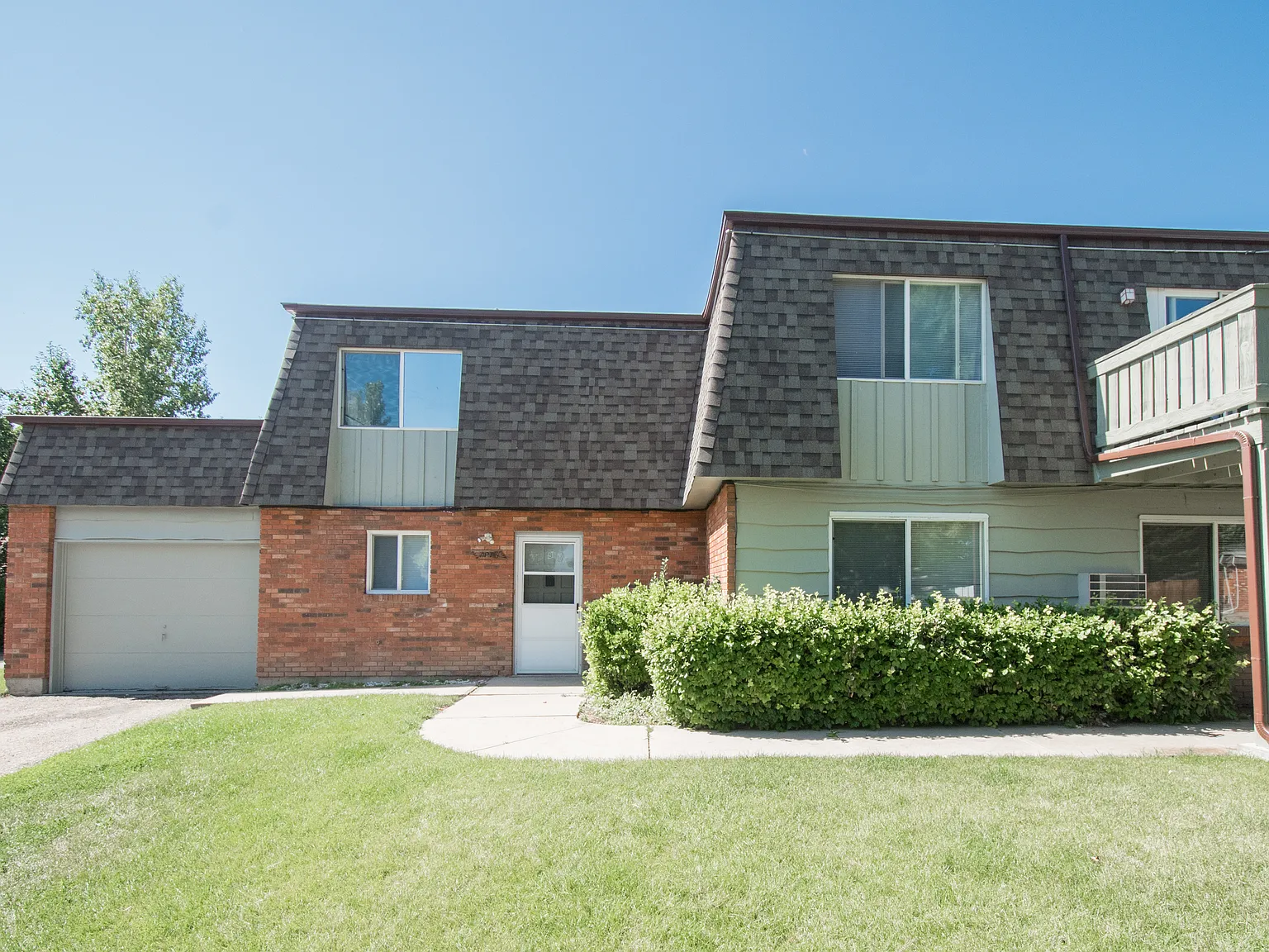 1720 Azalea Ct — Photo 3