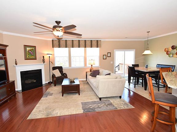5th image of 2041 Newport Dr