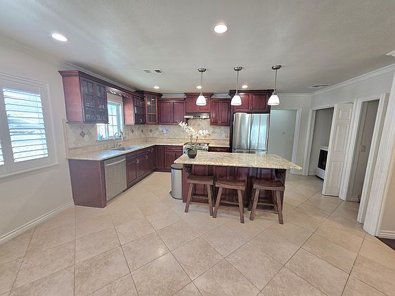 5th image of 5045 Adenmoor Ave