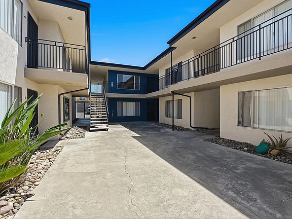 4th image of 7645 Pacific Ave