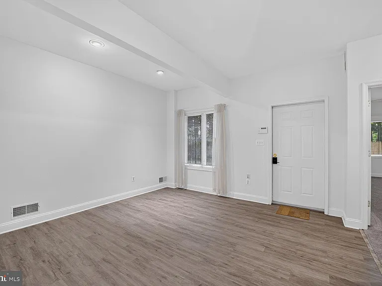 8309 Old Seven Locks Rd — Photo 47