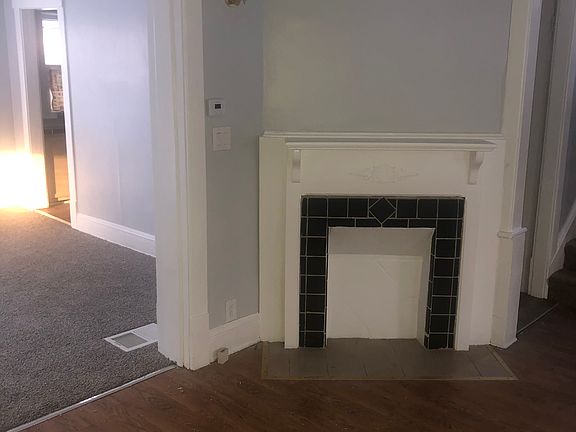 2nd image of 7319 Melrose Ave