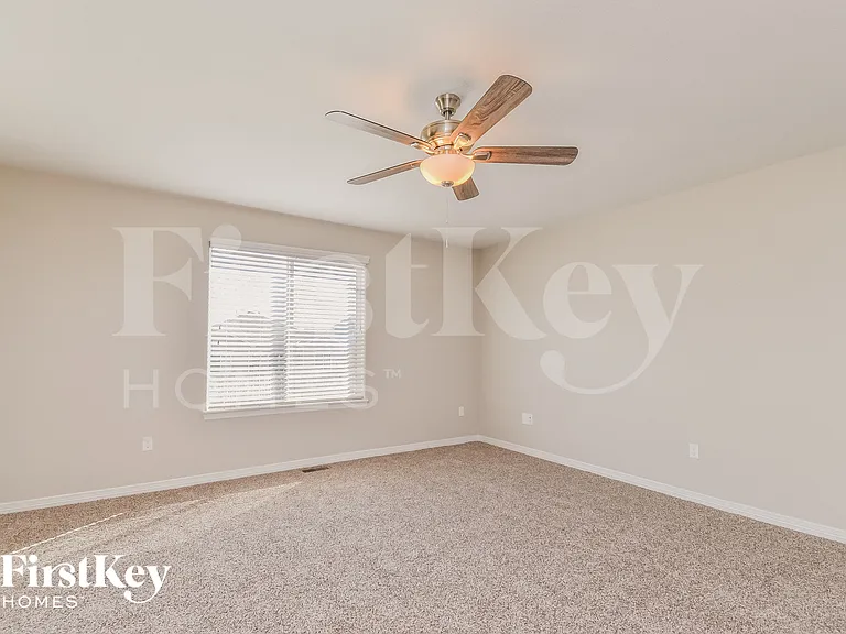 10255 Hidden Park Way — Photo 11