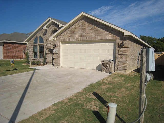 1st image of 829 Iona Dr