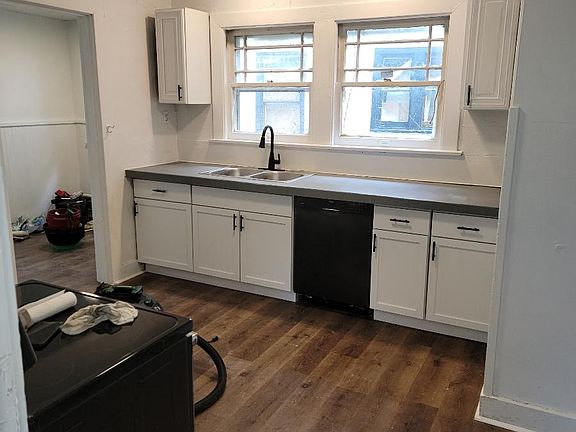 2nd image of 648 Cambridge Ave