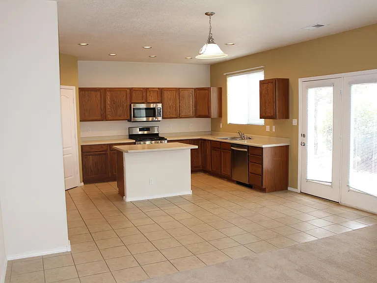 1829 Cortina Loop SE — Photo 9