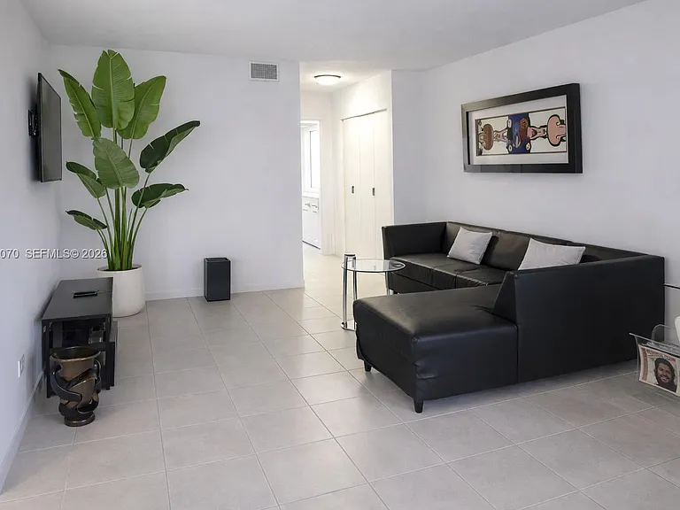 500 NE 2nd St #221 — Photo 2