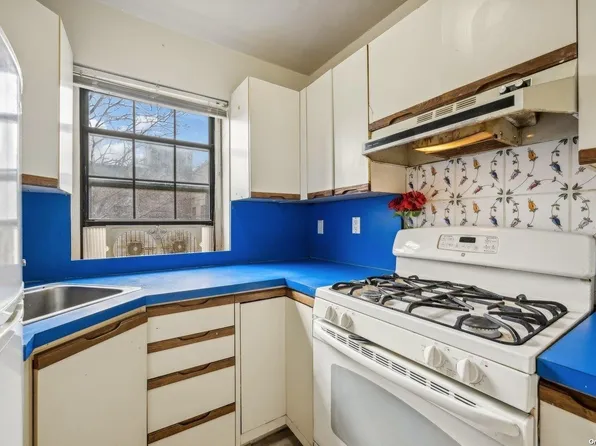 144-19 78th Road #3H, Flushing, NY 11367