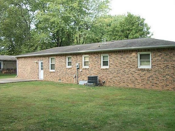 2nd image of 207 Eastgate Dr