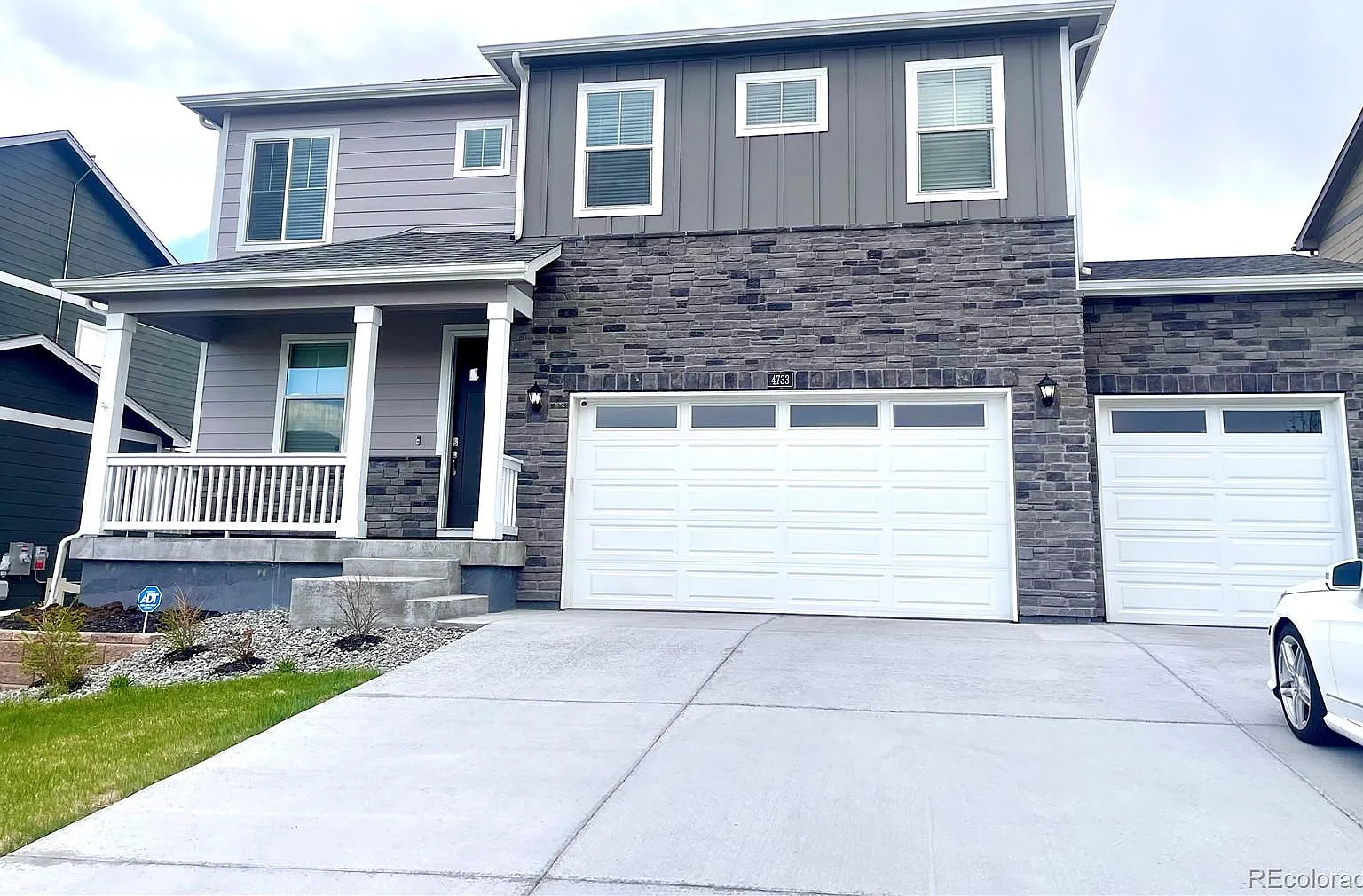 4 bed, 2.5 bath, 2428 sqft, $3,800 — Photo 1