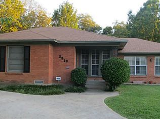 2610 Tisinger Ave, Dallas, TX 75228
