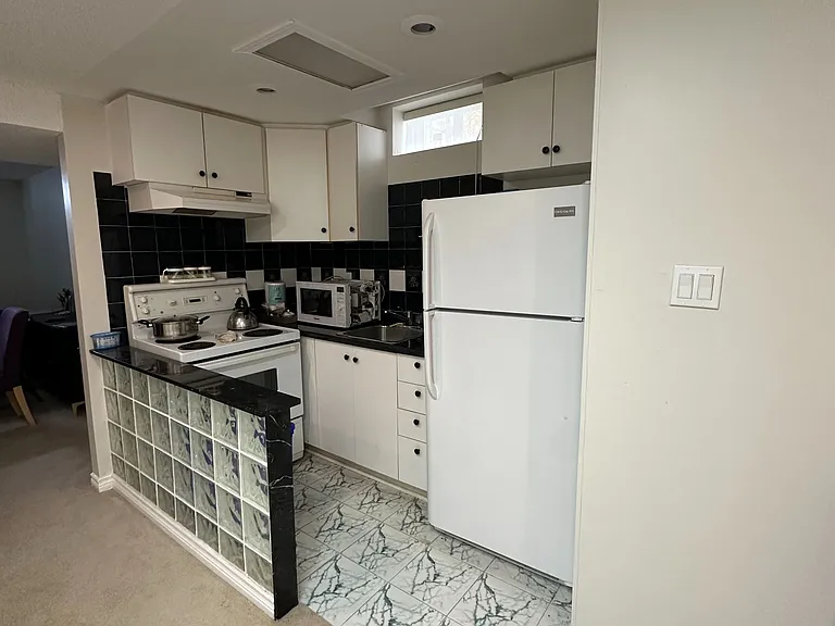 15 Mary Elizabeth Cres — Photo 6