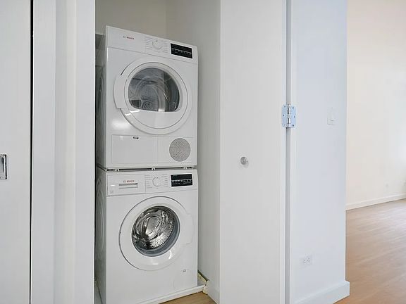 5th image of 70 W 37th St #2318B