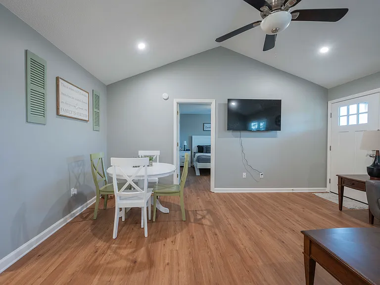 202 Caribou Trl — Photo 24