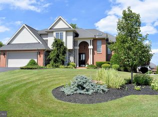 3543 Fox Hill Dr, Chambersburg, PA