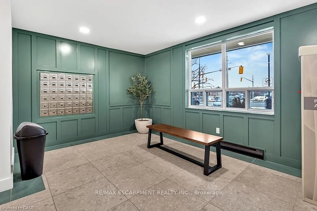 2 bed, $2,100 — Photo 3