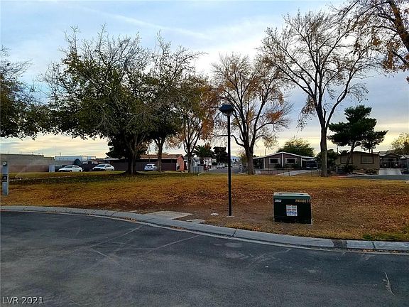 4th image of 4172 Queen Isabel Ct