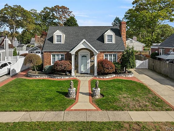 3rd image of 17 Cedar Dr #1