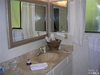 2nd image of 2 Aronia Ln