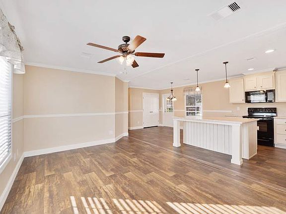 2nd image of 152 Wall St