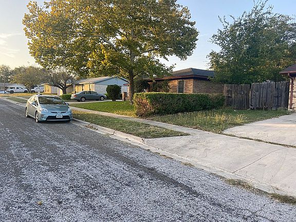 3rd image of 1607 Donna Ave