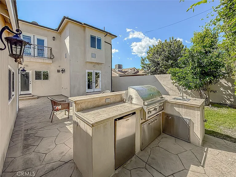 5960 Balcom Ave — Photo 52