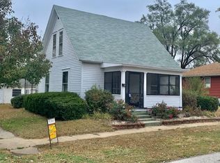 1101 E 7th St, Beardstown, IL 62618