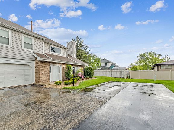 2nd image of 15637 Erin Ln