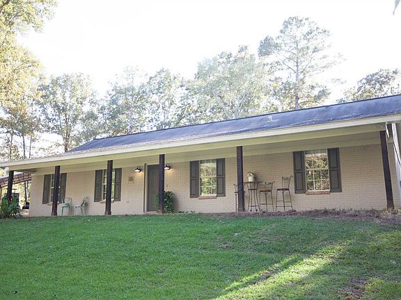 2nd image of 305 Holmes Hollow Ln