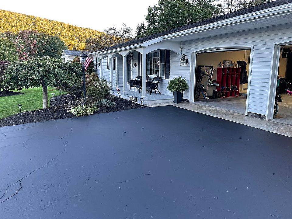 1st image of 1008 Pinewoods Dr