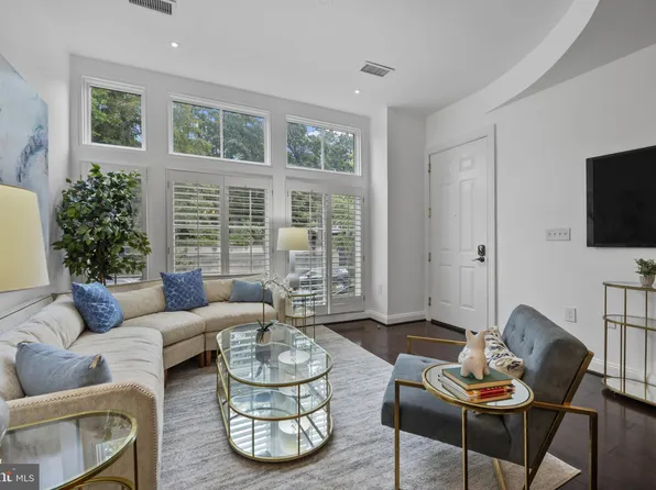 2200 17th St NW APT 204, Washington, DC 20009