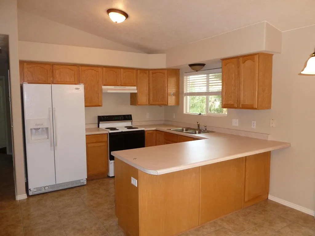 Home in Ivins — Photo 3
