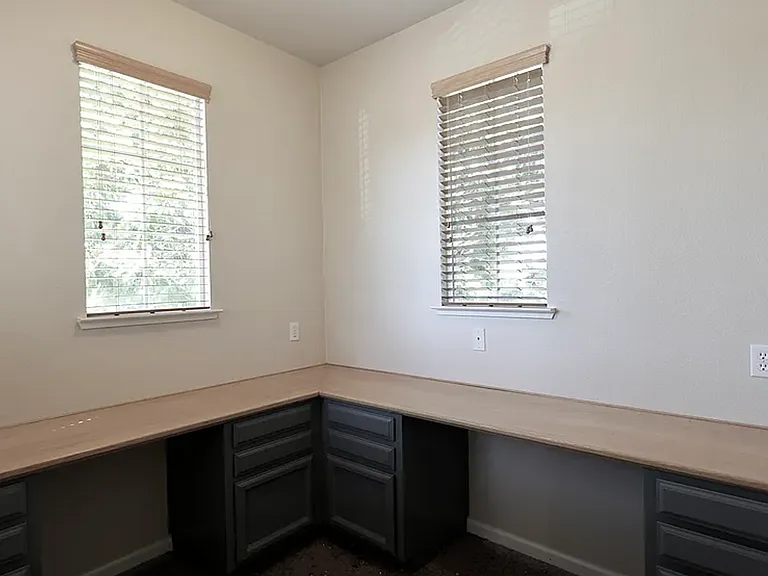 1908 Terracina Cir — Photo 18