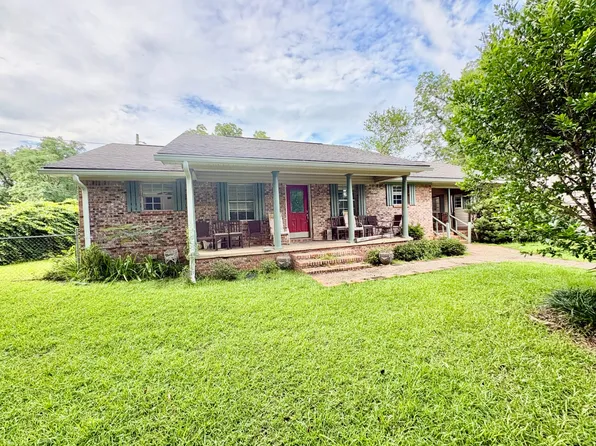 61 Lenoir Landing Rd, Gilbertown, AL 36908
