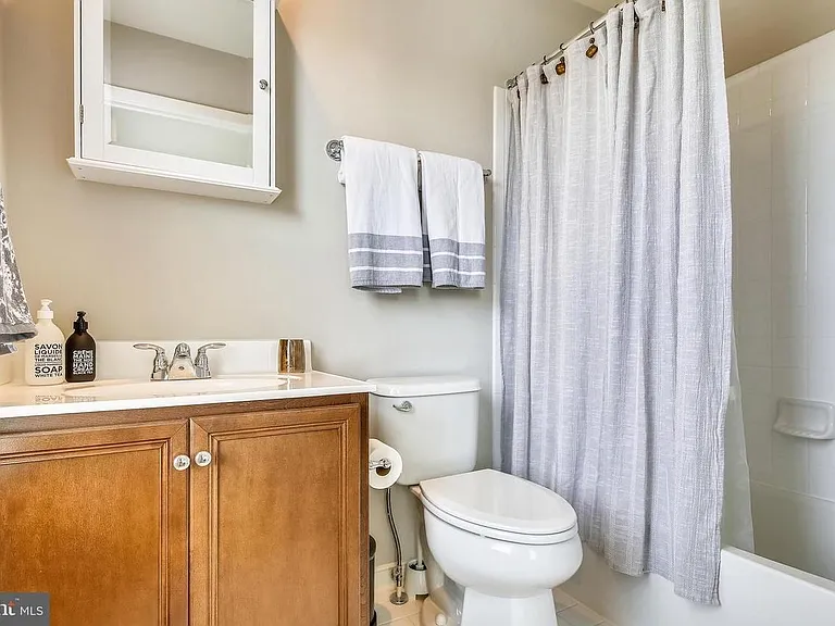 2908 Penny Ln — Photo 11
