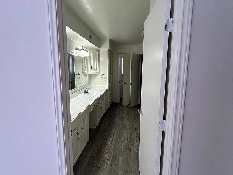 7834 Oakington Dr — Photo 19