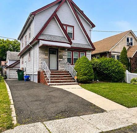 2nd image of 702 Sheridan Ave