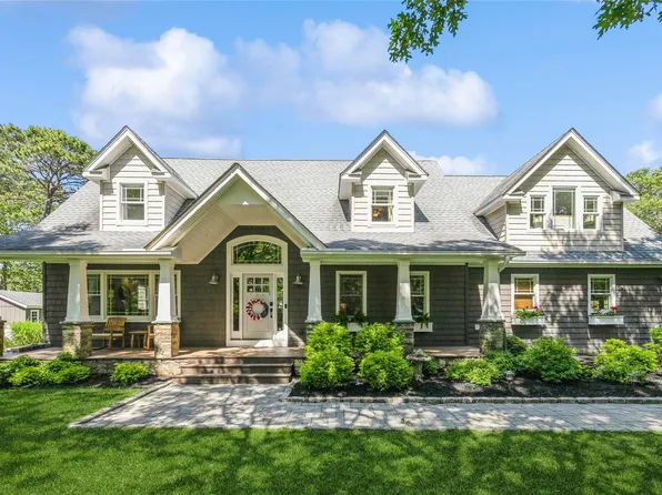 5 Hildreth Road S, Hampton Bays, NY 11946