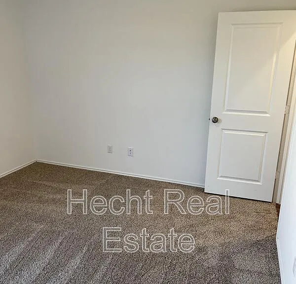 267 Geode Gln — Photo 23
