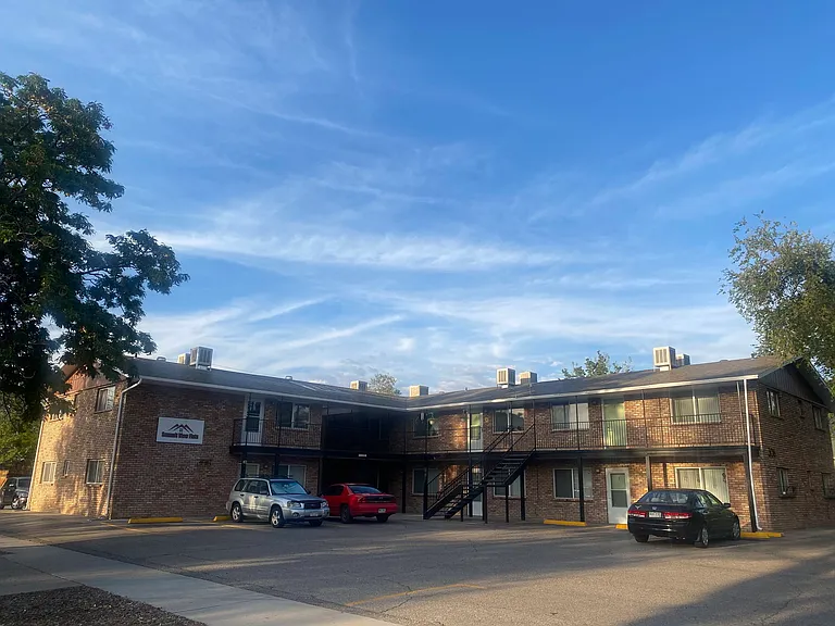 Summit View Apartments — Photo 18