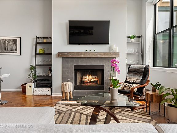 3rd image of 2512 N Bosworth Ave APT 407