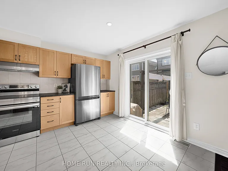 957 Messor Cres — Photo 13