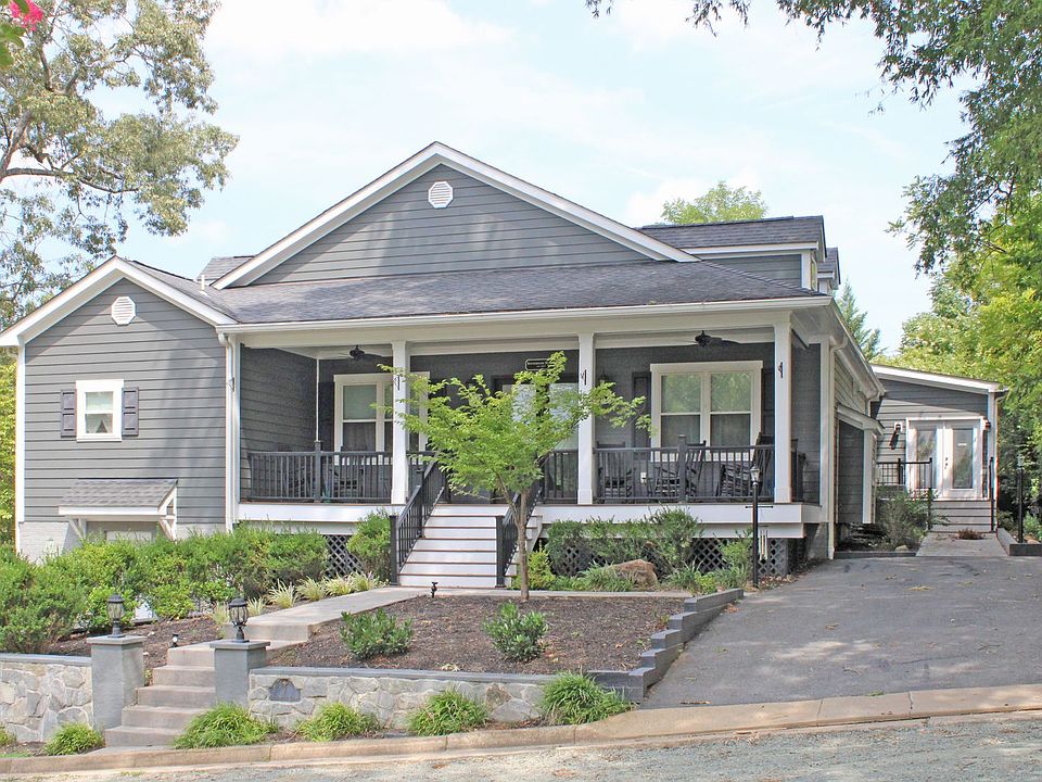 1st image of 7 Rockbrook Dr