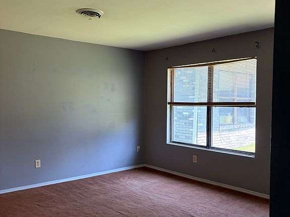 5th image of 1006 E Griggs St #B