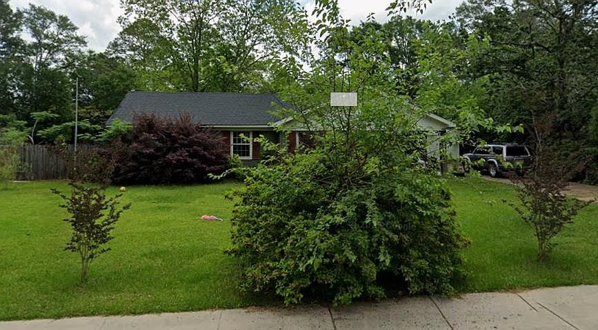 1st image of 1086 N Pine St