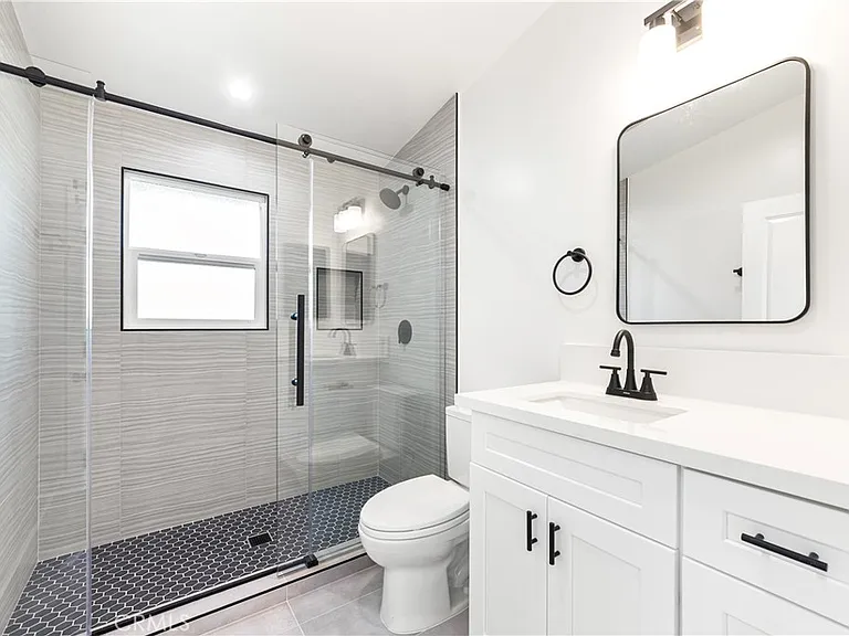 5227 Beckford Ave — Photo 7