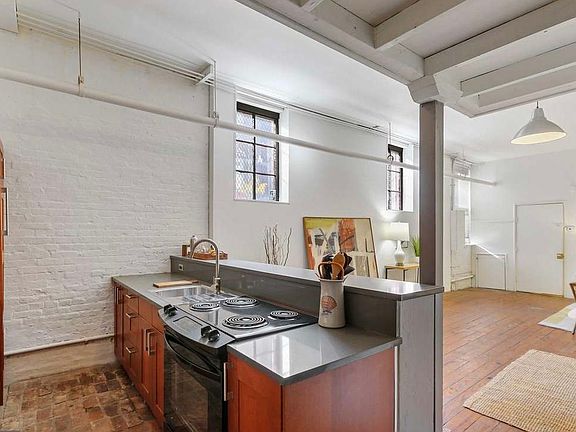 2nd image of 1211 N Lovegrove St #1